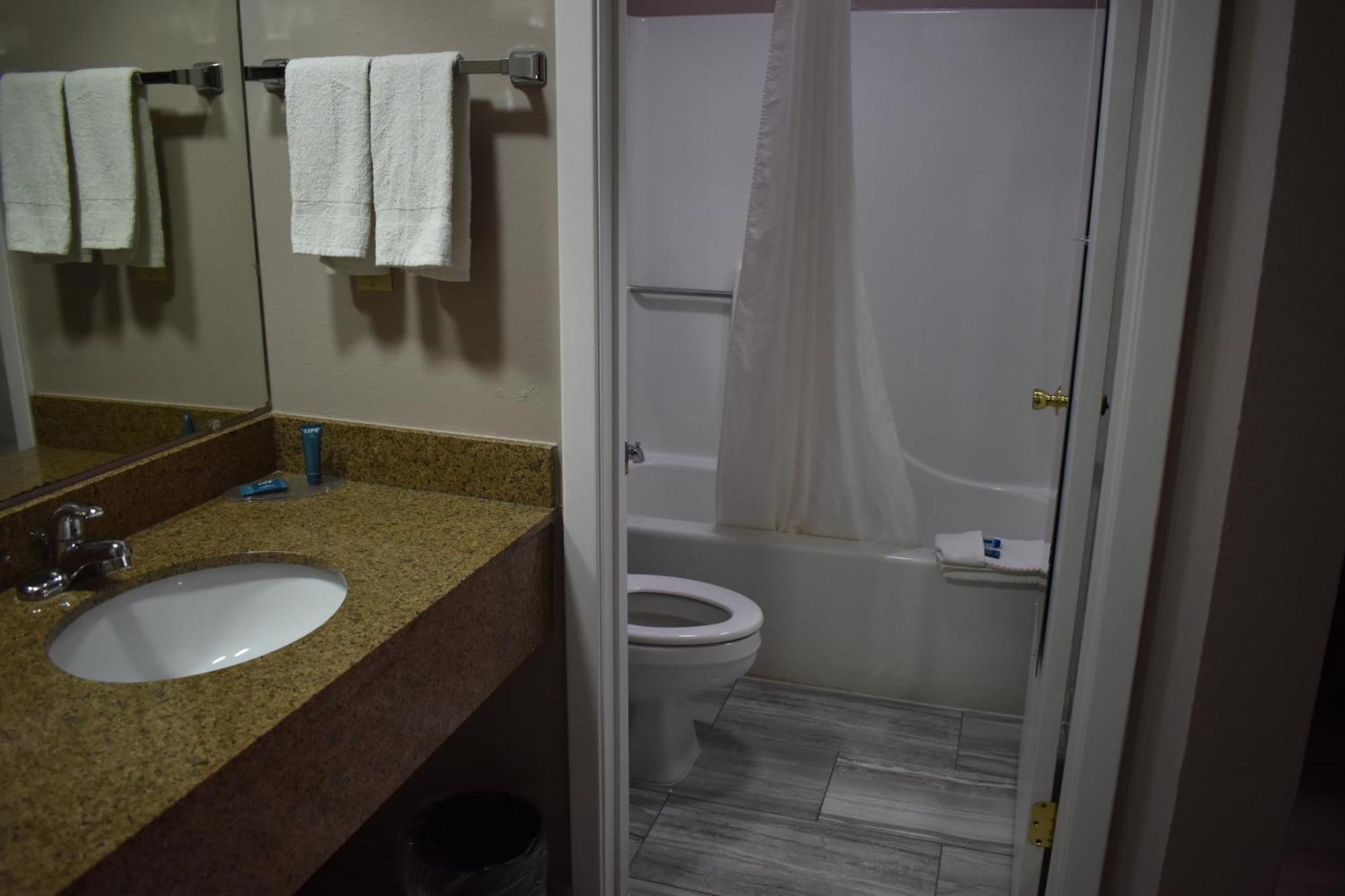 The Heritage Inn, Inc Huntingdon Ngoại thất bức ảnh